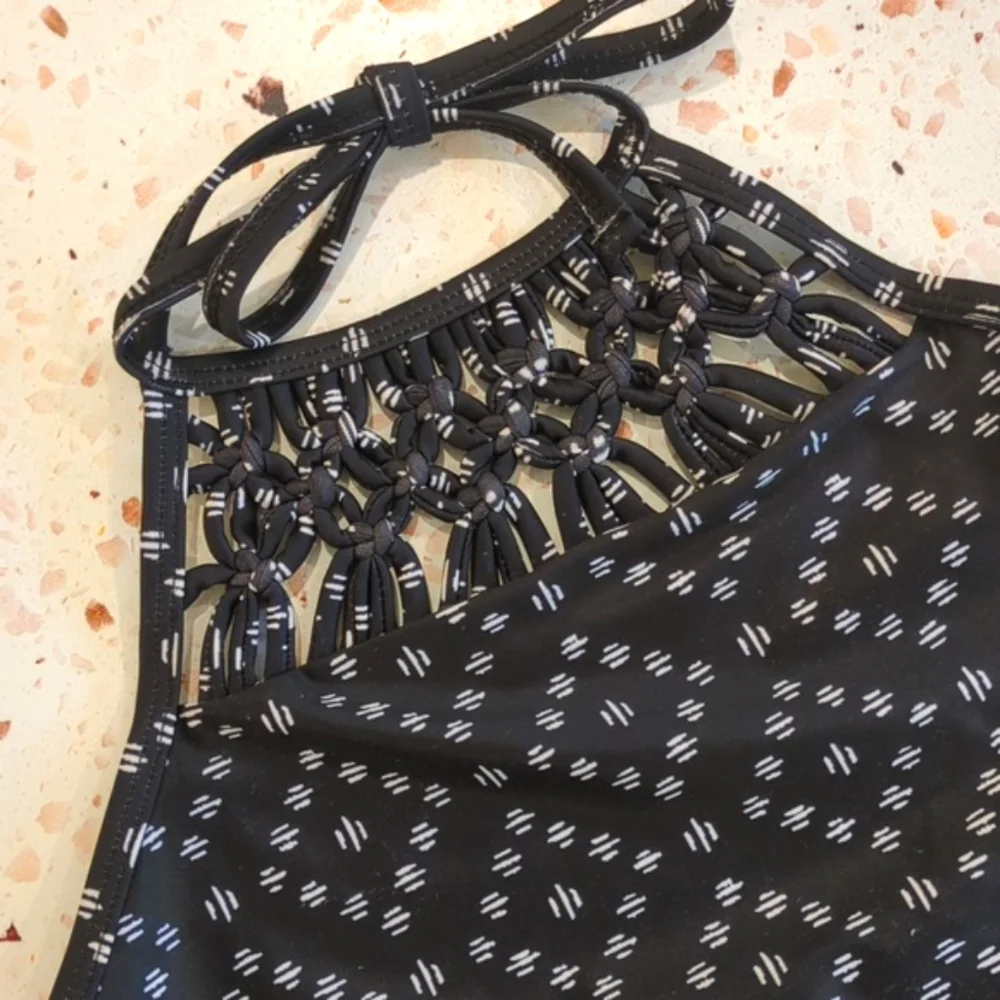 Old Navy black white